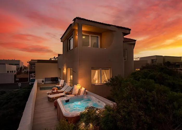 Medano Seaside Villa, Jacuzzi & Pool