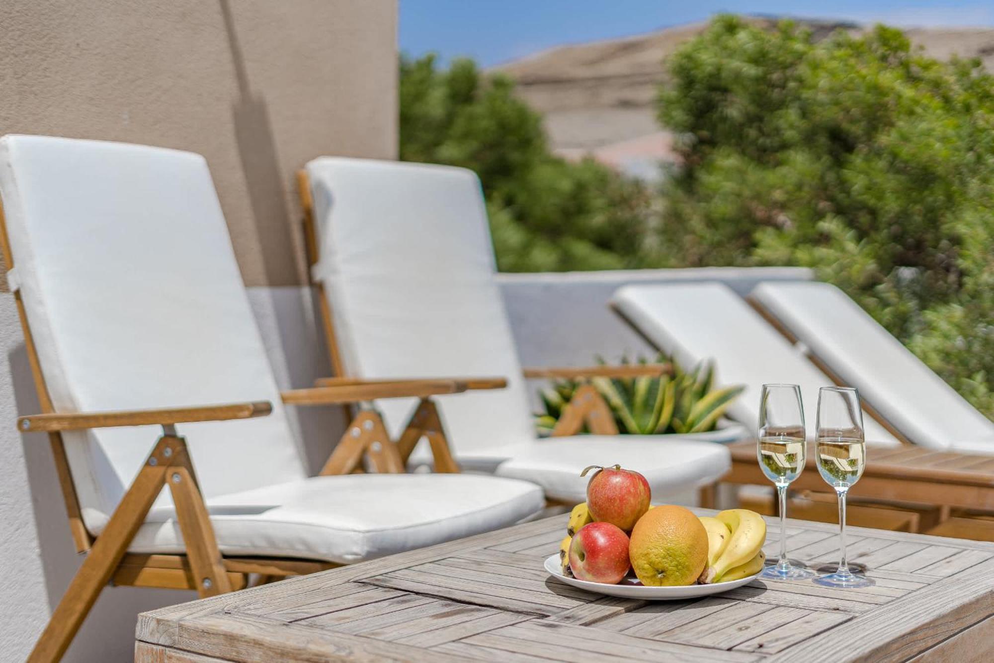 Medano Seaside Villa, Jacuzzi & Pool