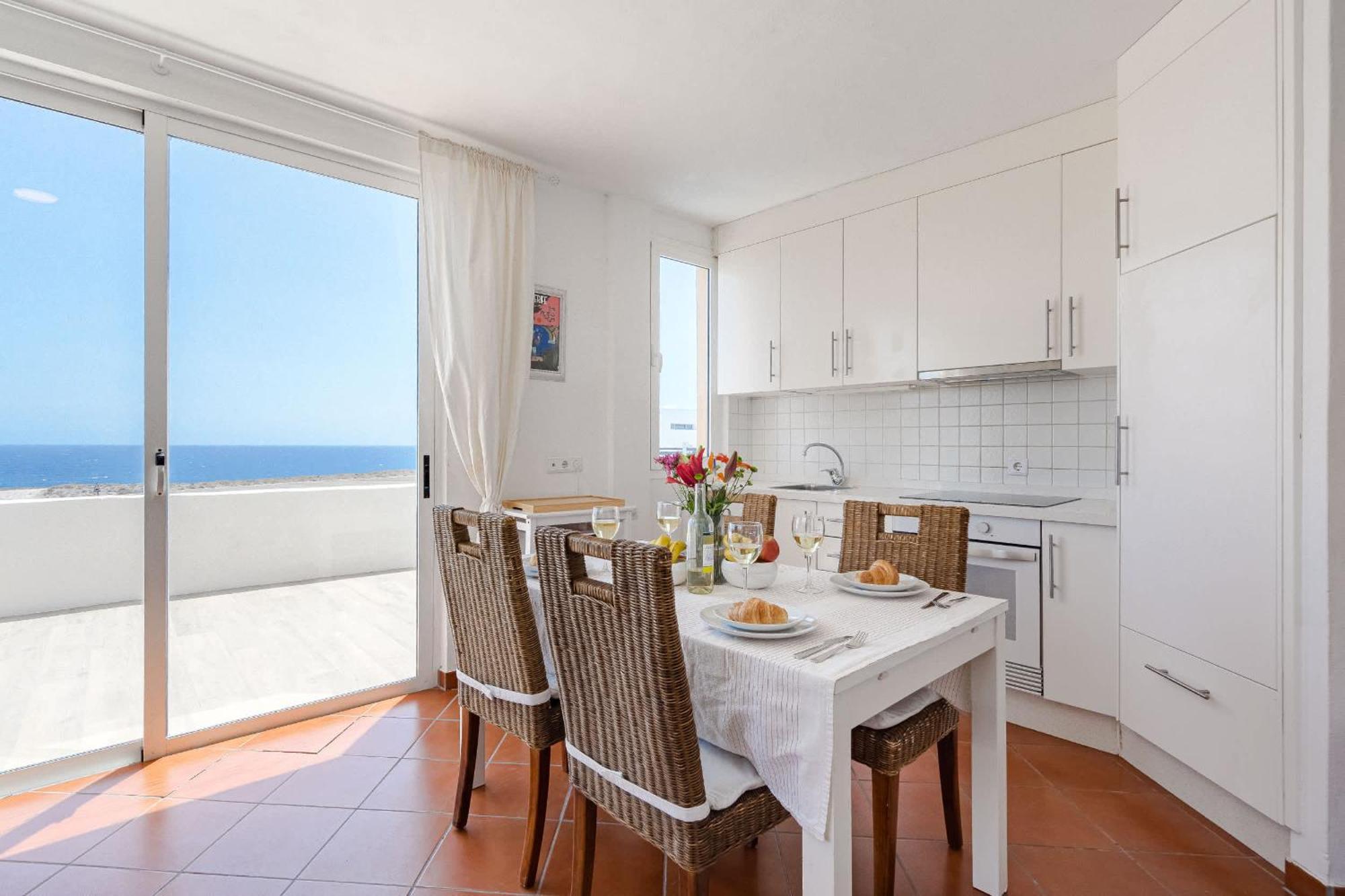 Medano Seaside Villa, Jacuzzi & Pool Villa