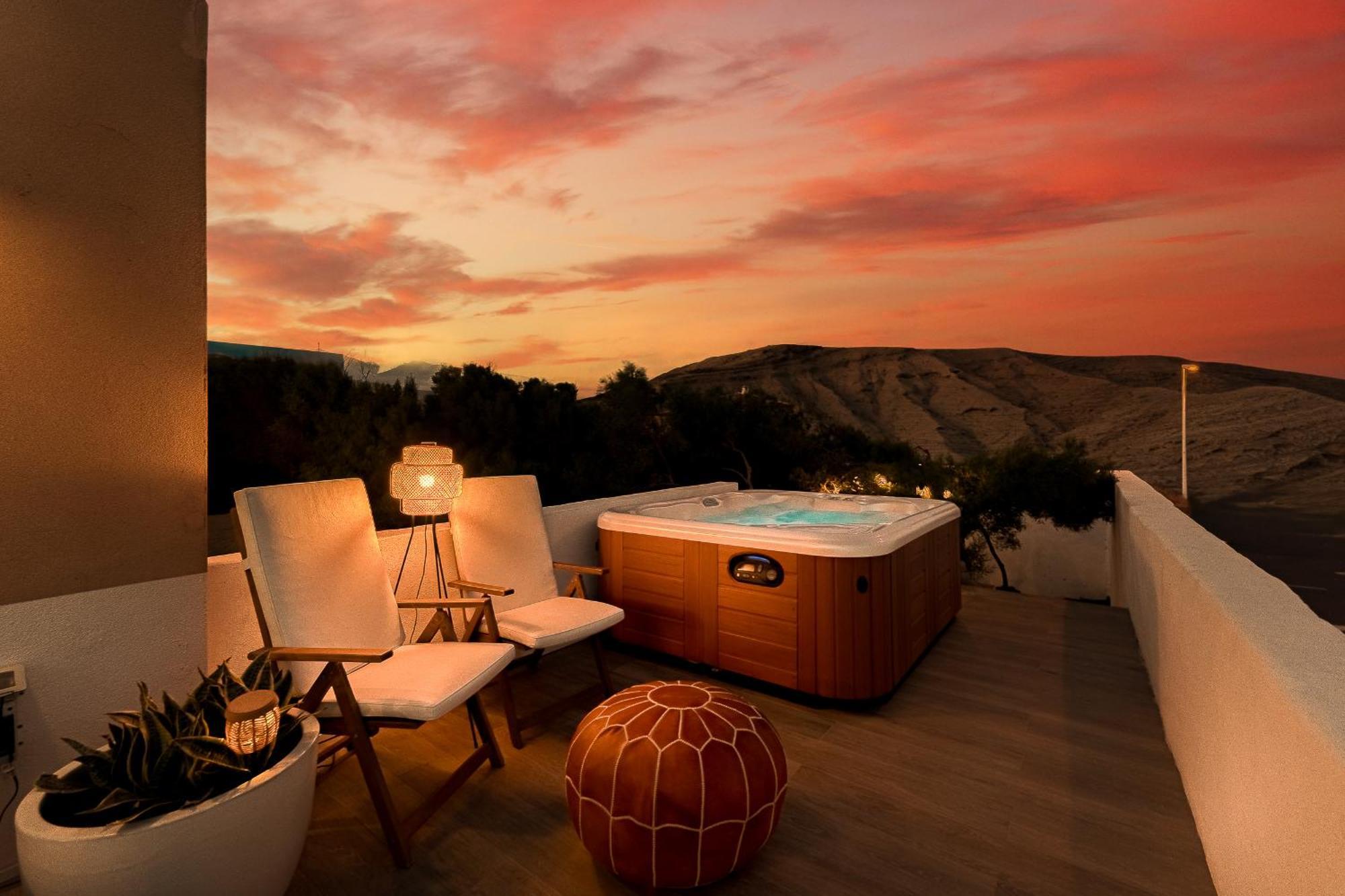 Villa Medano Seaside Villa, Jacuzzi & Pool