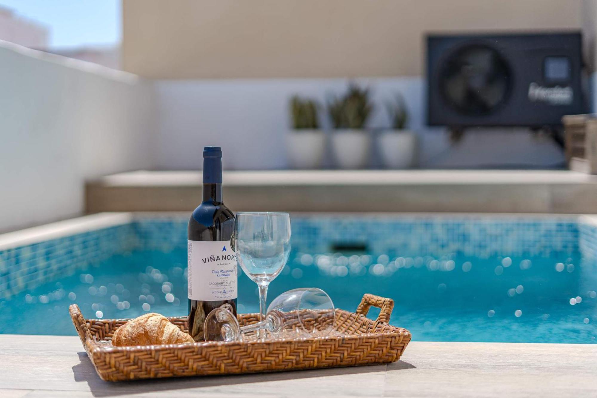 Villa Medano Seaside Villa, Jacuzzi & Pool *